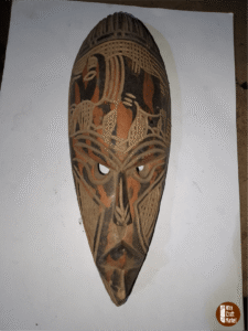 Masque africain sculpté en bois - styles Dan